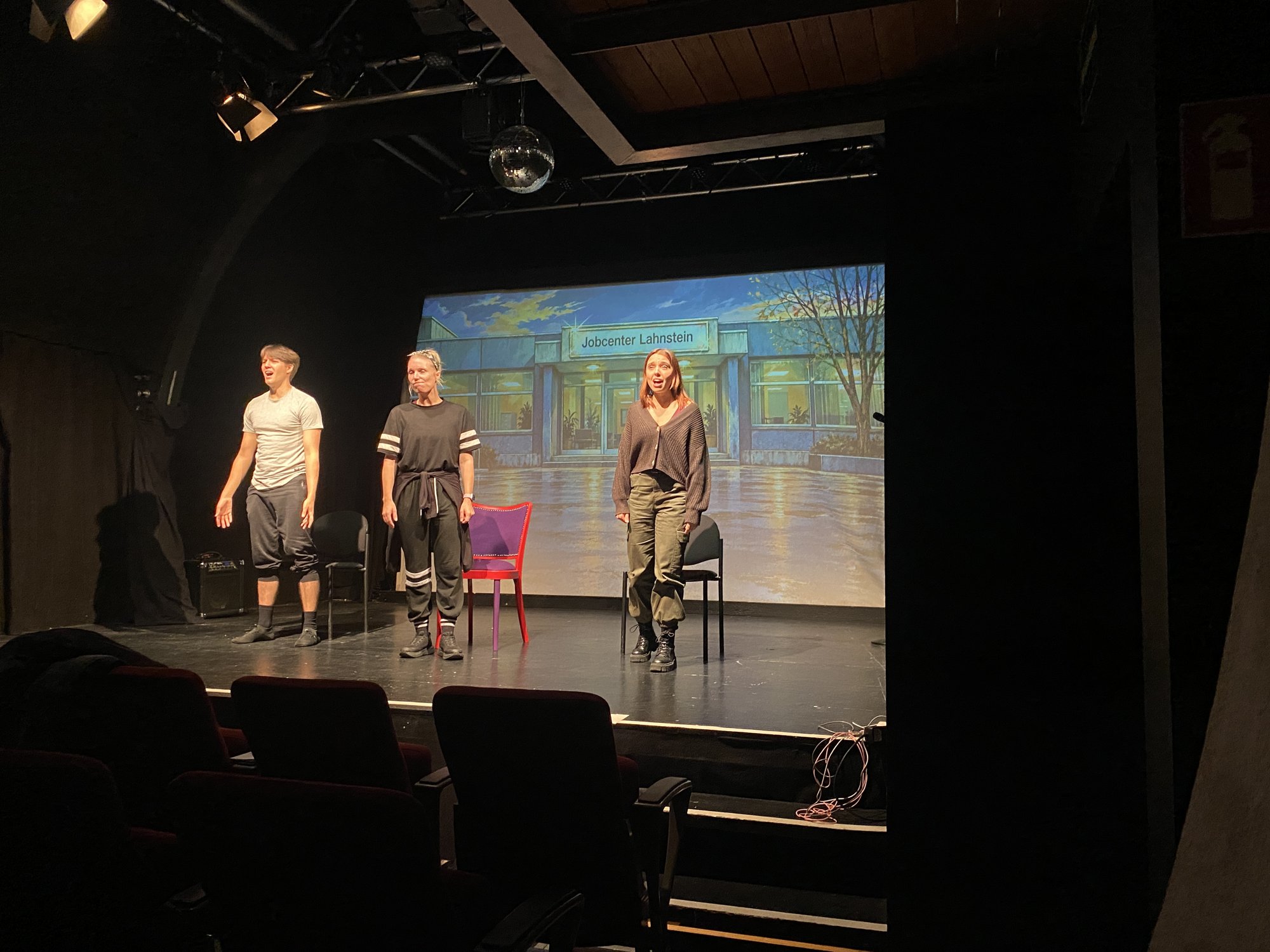 Szenenprobe zu LAHNROCK AIRWAYS im Theater Lahnstein